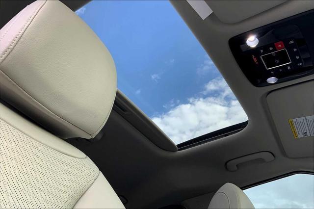 used 2025 Kia Carnival Hybrid car, priced at $54,900