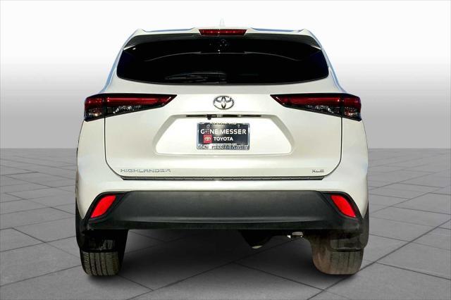 used 2022 Toyota Highlander car, priced at $35,000