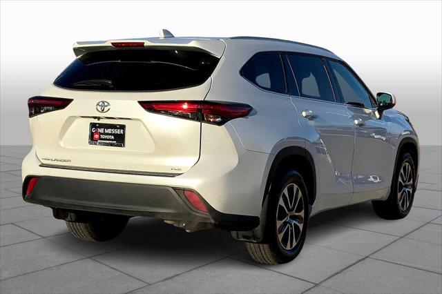 used 2022 Toyota Highlander car, priced at $35,000