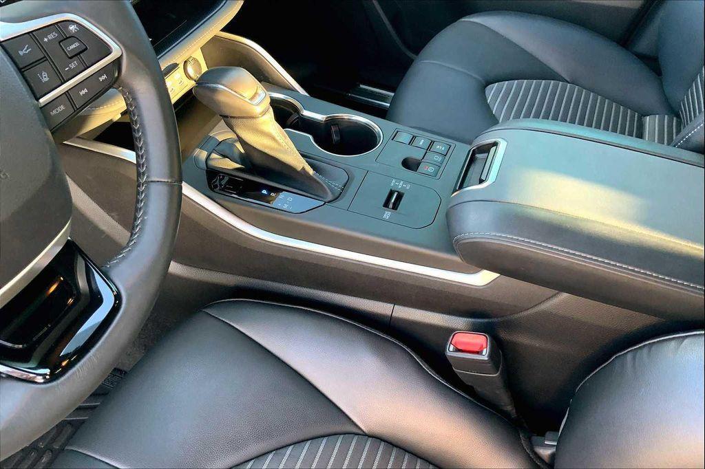 used 2023 Toyota Highlander car, priced at $39,850