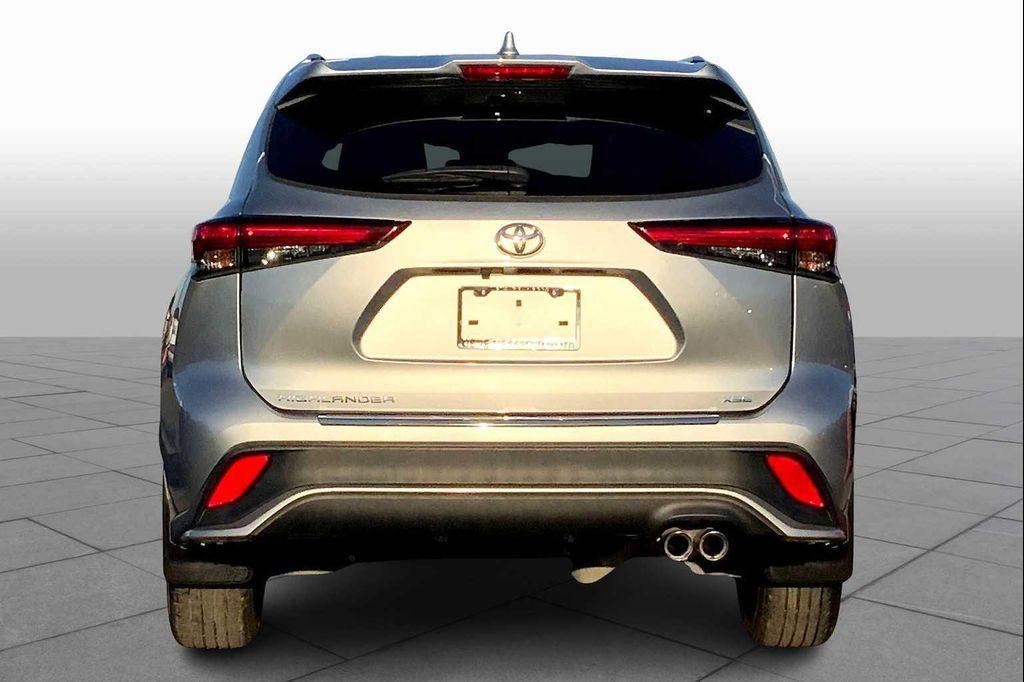 used 2023 Toyota Highlander car, priced at $39,850