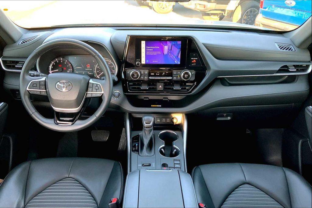 used 2023 Toyota Highlander car, priced at $39,850