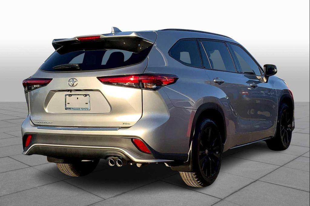 used 2023 Toyota Highlander car, priced at $39,850