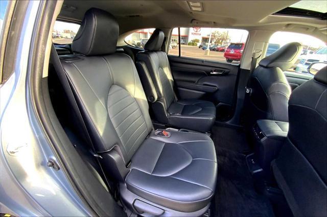 used 2020 Toyota Highlander car, priced at $28,645