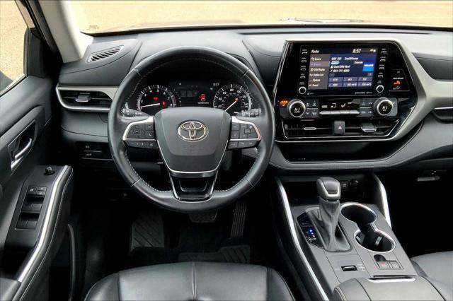 used 2021 Toyota Highlander car, priced at $32,800