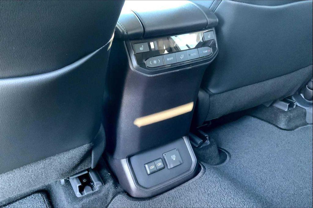 new 2025 Toyota Highlander car, priced at $56,389