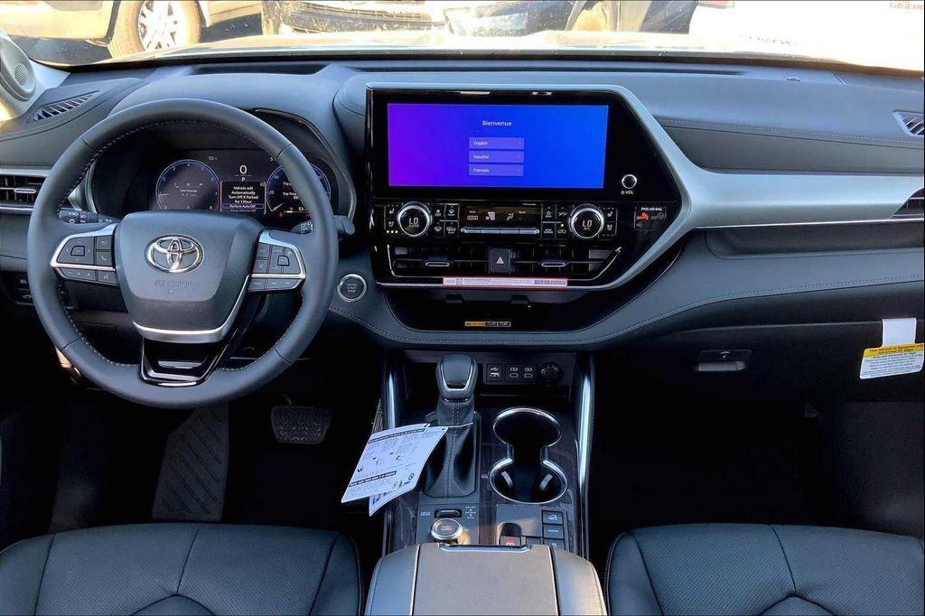 new 2025 Toyota Highlander car, priced at $56,389
