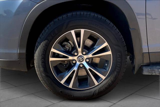 used 2019 Toyota Highlander car, priced at $22,600