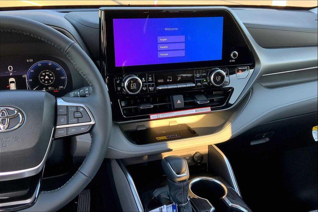 new 2025 Toyota Highlander car, priced at $53,823