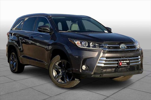 used 2019 Toyota Highlander Hybrid car, priced at $28,126