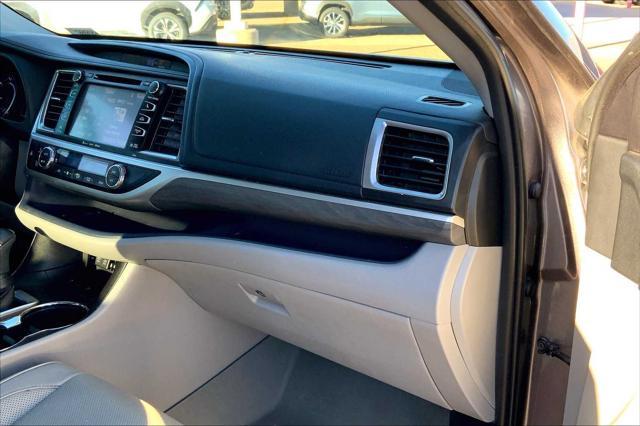 used 2019 Toyota Highlander Hybrid car, priced at $28,126