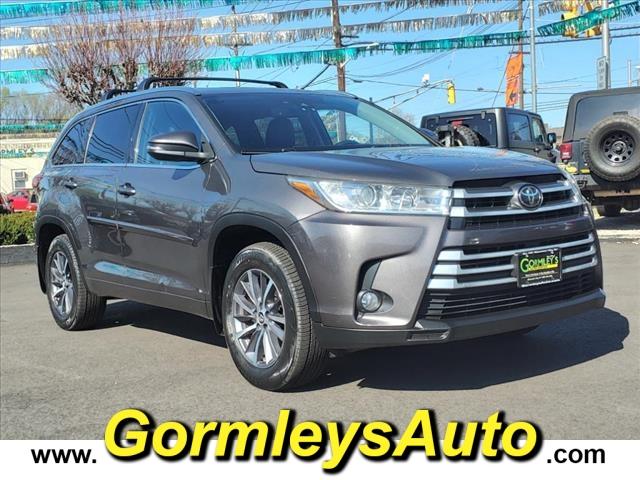 used 2017 Toyota Highlander car, priced at $19,550