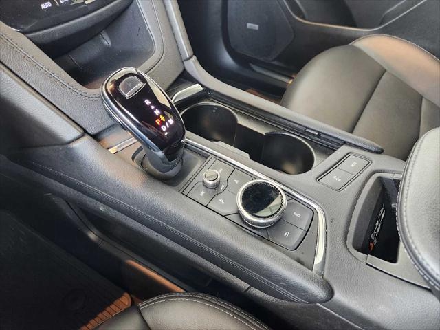 used 2023 Cadillac XT5 car, priced at $34,998