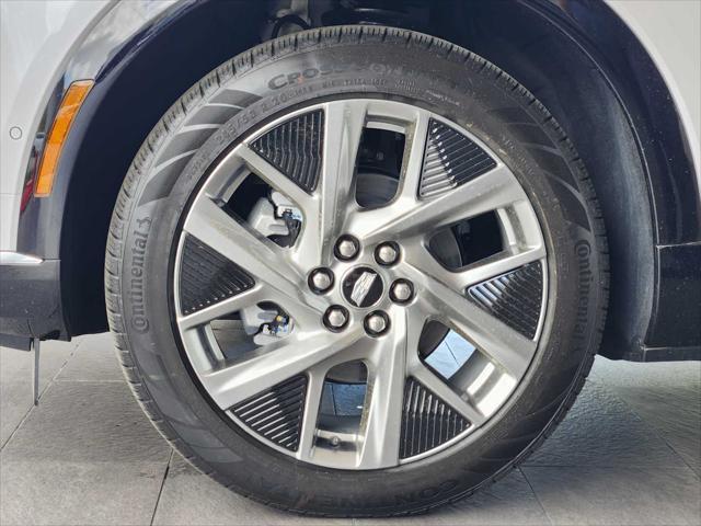 new 2025 Cadillac OPTIQ car, priced at $56,065