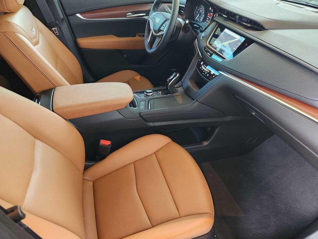 new 2025 Cadillac XT5 car, priced at $59,560
