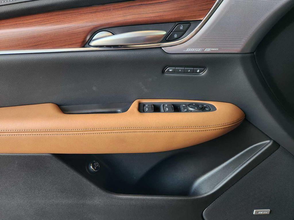 new 2025 Cadillac XT5 car, priced at $59,560