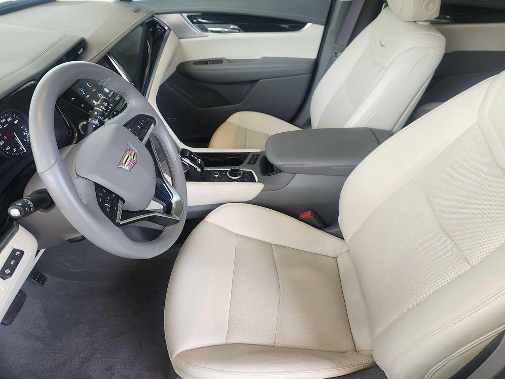 used 2024 Cadillac XT6 car, priced at $43,491