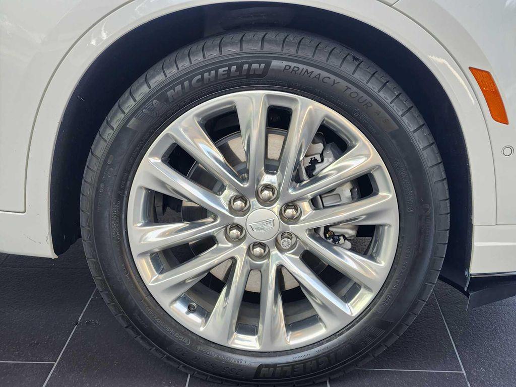 used 2024 Cadillac XT6 car, priced at $43,491