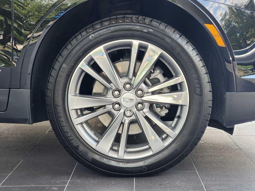 new 2025 Cadillac XT5 car, priced at $53,360