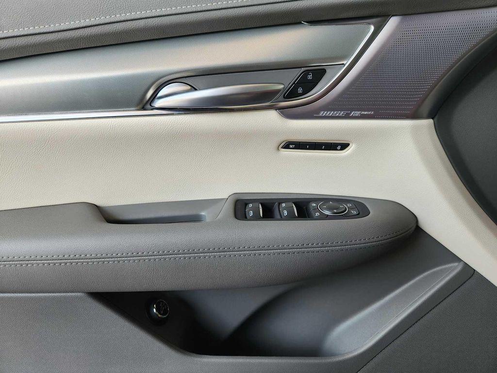 new 2025 Cadillac XT5 car, priced at $53,360