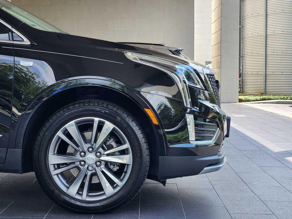 new 2025 Cadillac XT5 car, priced at $53,360