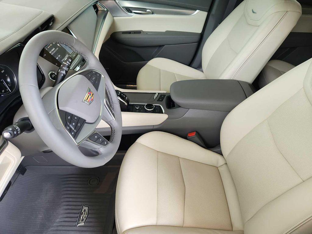 new 2025 Cadillac XT5 car, priced at $53,360