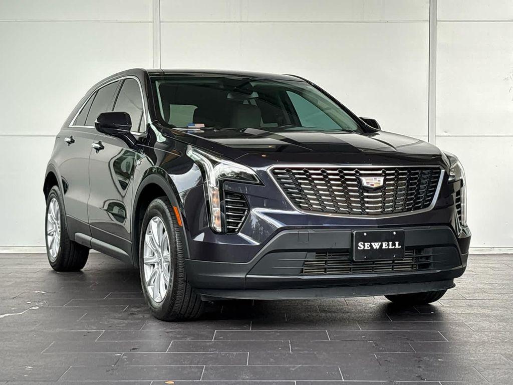 used 2023 Cadillac XT4 car, priced at $29,999