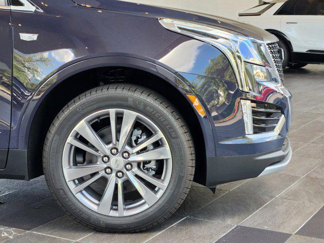 new 2025 Cadillac XT5 car, priced at $54,210