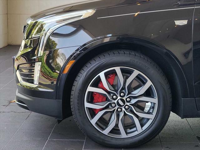 used 2022 Cadillac XT5 car, priced at $35,999