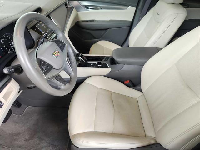 used 2024 Cadillac XT5 car, priced at $41,998
