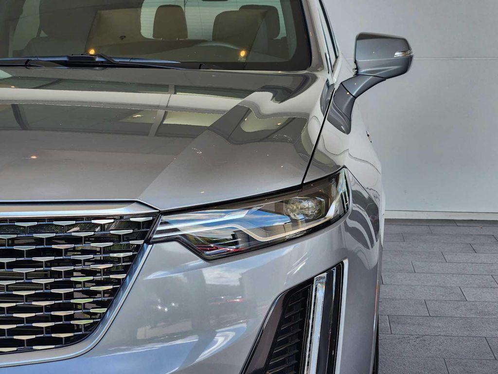 used 2025 Cadillac XT6 car, priced at $45,991
