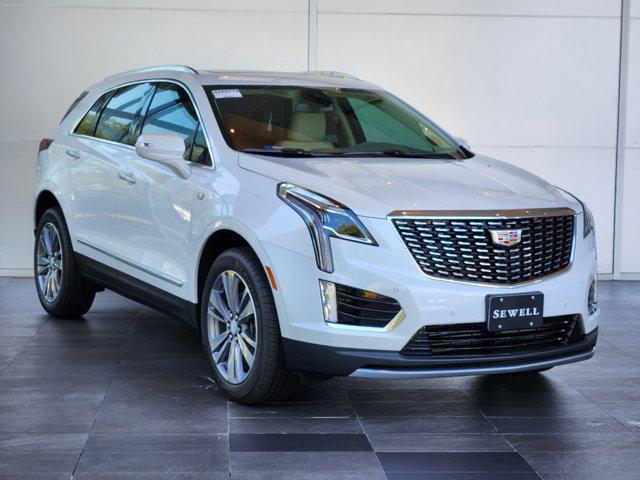 new 2025 Cadillac XT5 car, priced at $54,810