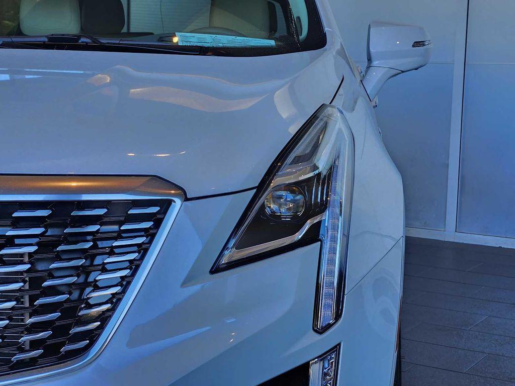 new 2025 Cadillac XT5 car, priced at $58,565