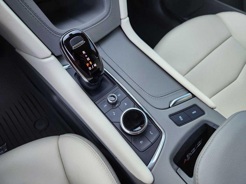 new 2025 Cadillac XT5 car, priced at $58,565