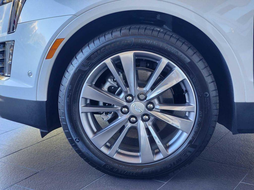 new 2025 Cadillac XT5 car, priced at $58,565