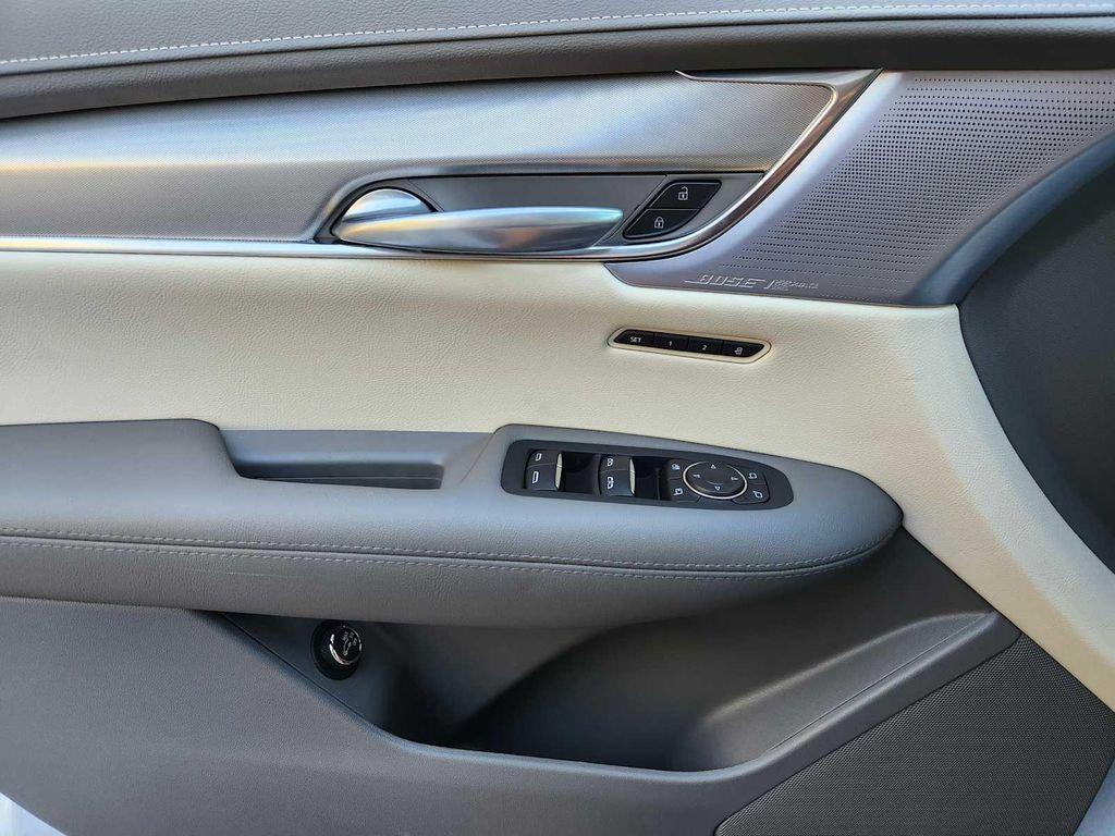 new 2025 Cadillac XT5 car, priced at $58,565