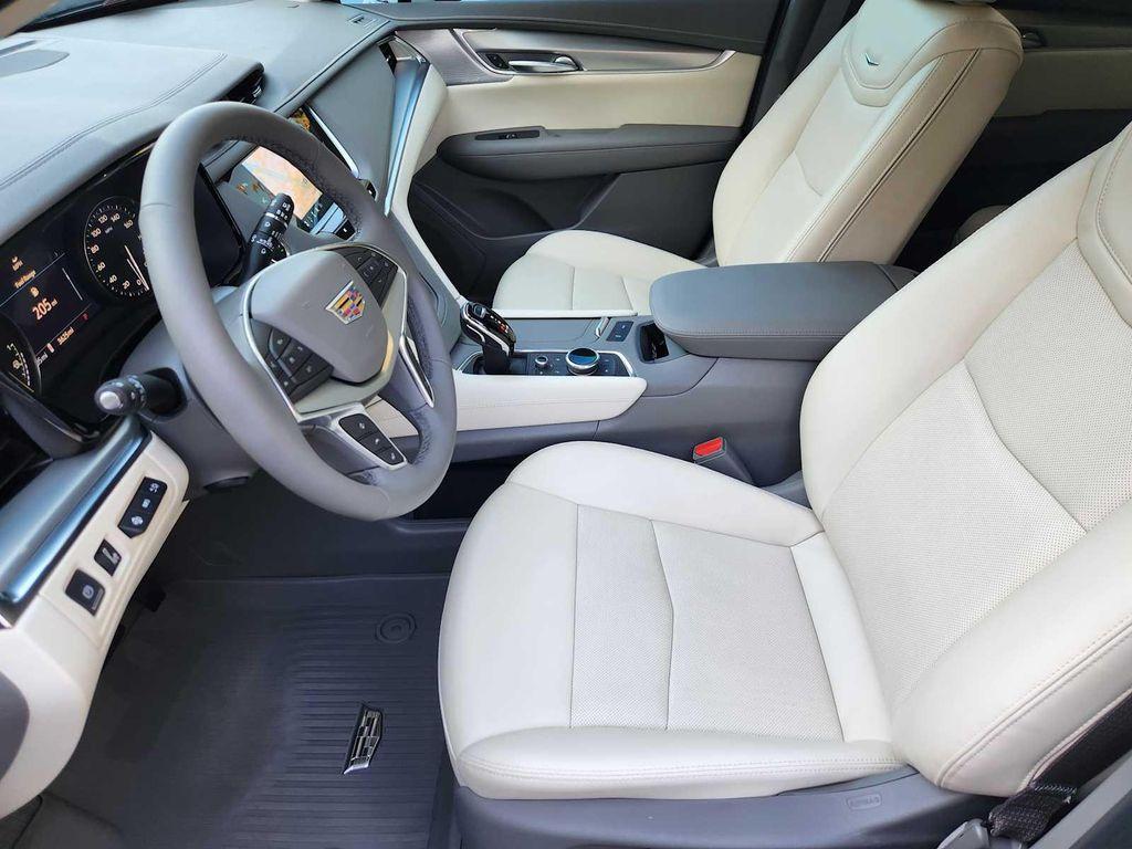 new 2025 Cadillac XT5 car, priced at $58,565