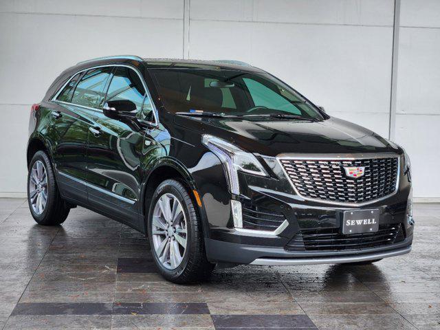 new 2025 Cadillac XT5 car, priced at $54,210