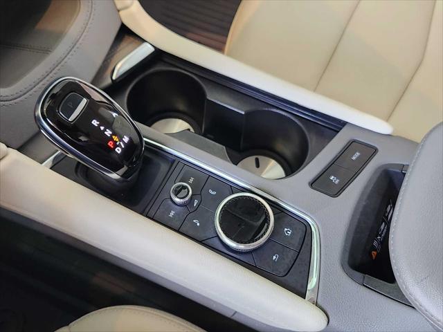 used 2022 Cadillac XT5 car, priced at $36,998