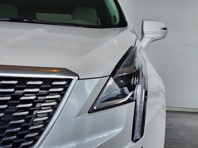 new 2025 Cadillac XT5 car, priced at $54,810