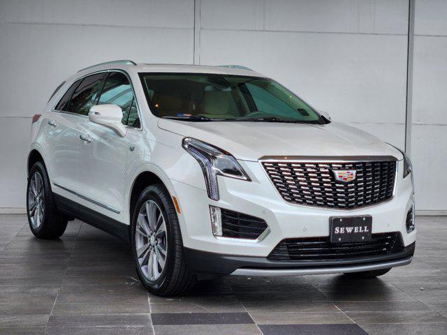 new 2025 Cadillac XT5 car, priced at $54,810