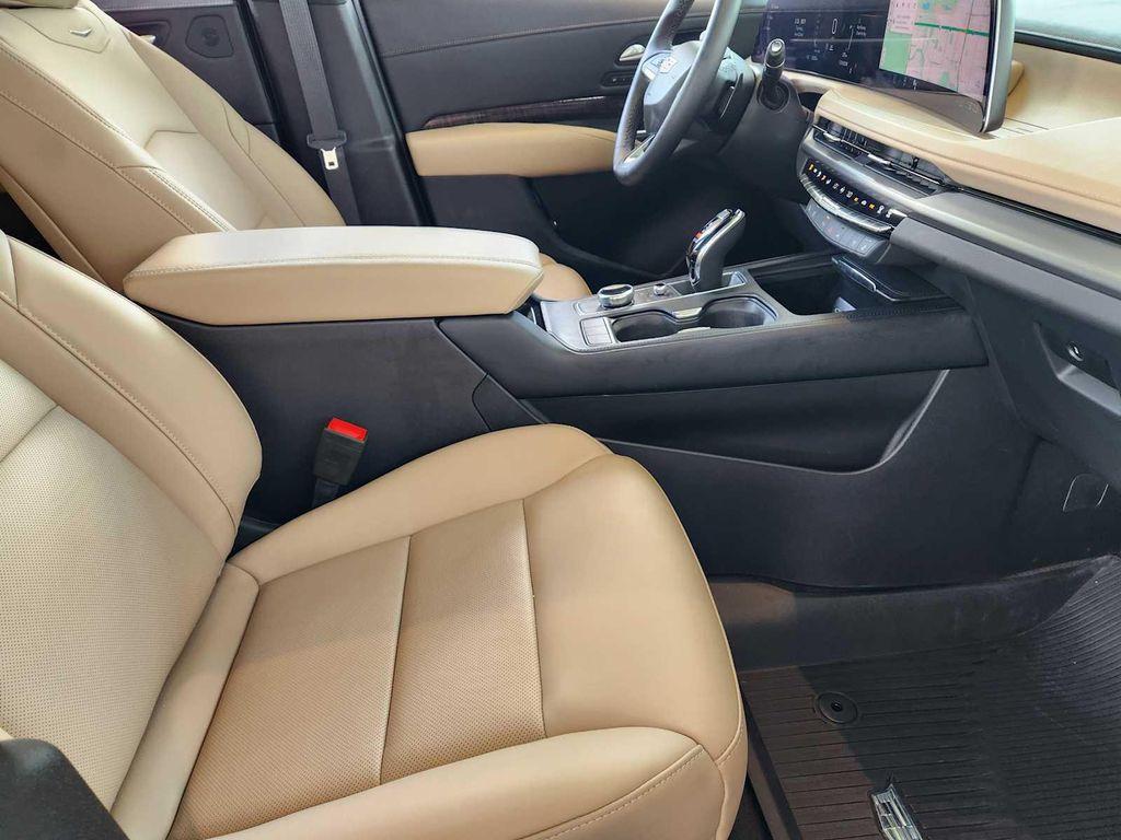 new 2025 Cadillac XT4 car, priced at $48,160