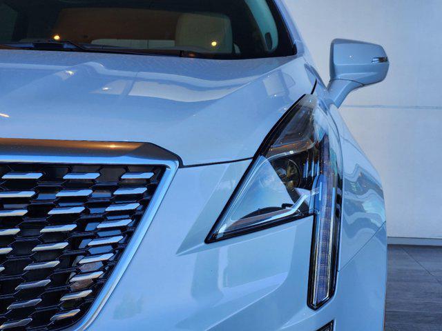 new 2025 Cadillac XT5 car, priced at $53,960