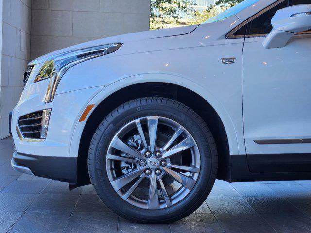 new 2025 Cadillac XT5 car, priced at $53,960