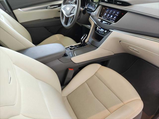 used 2024 Cadillac XT5 car, priced at $44,998