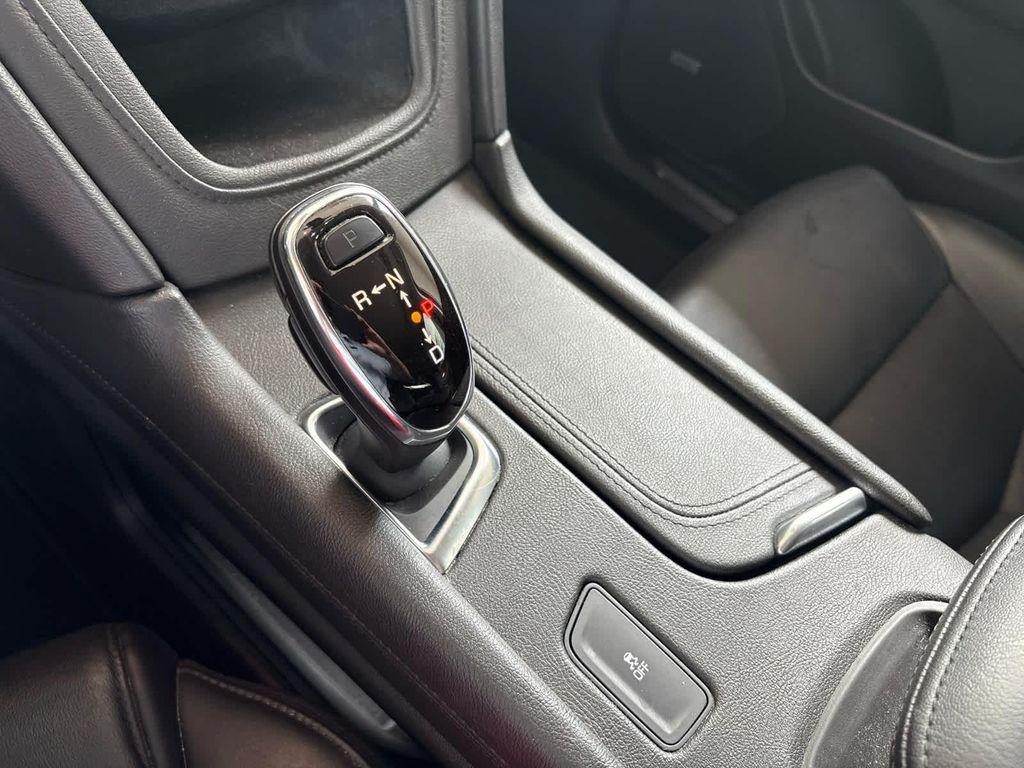 used 2018 Cadillac XT5 car, priced at $21,999