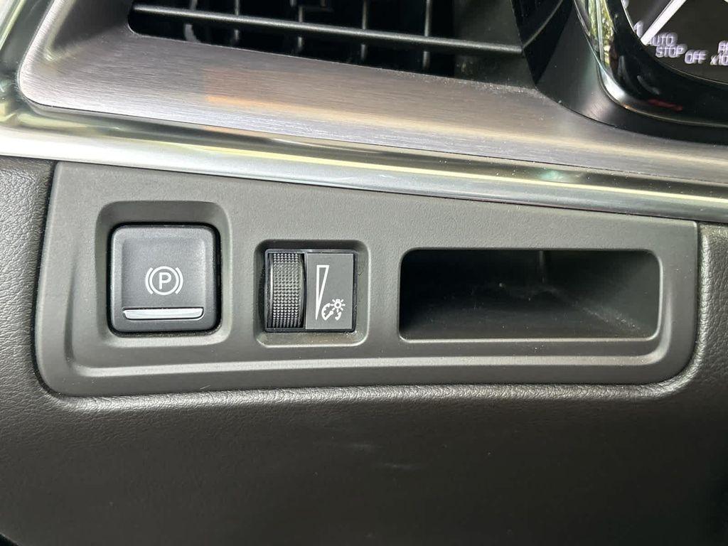 used 2018 Cadillac XT5 car, priced at $21,999