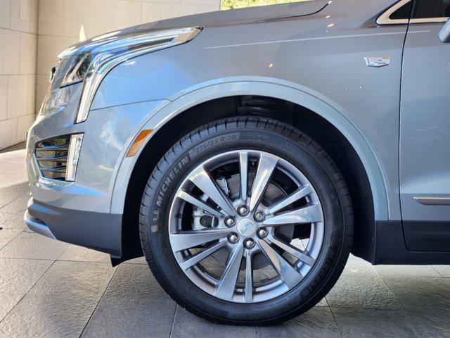 new 2025 Cadillac XT5 car, priced at $53,585