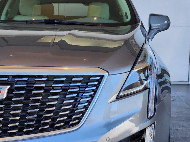 new 2025 Cadillac XT5 car, priced at $53,585