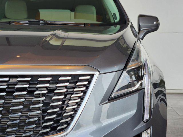 used 2022 Cadillac XT5 car, priced at $38,882